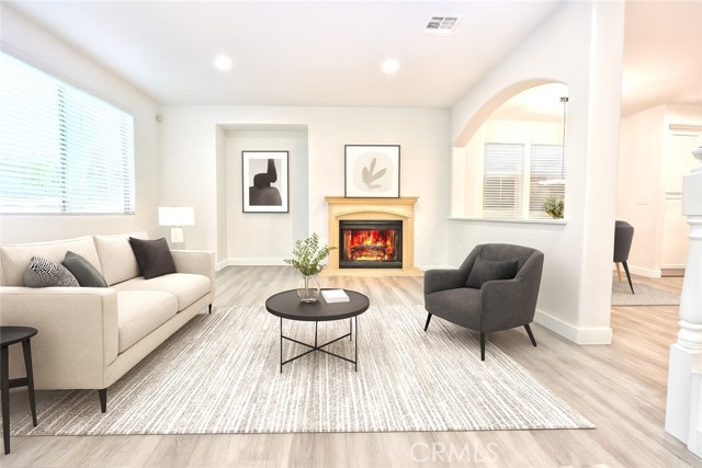 Detail Gallery Image 2 of 36 For 858 Calaveras, Corona,  CA 92878 - 4 Beds | 2/1 Baths