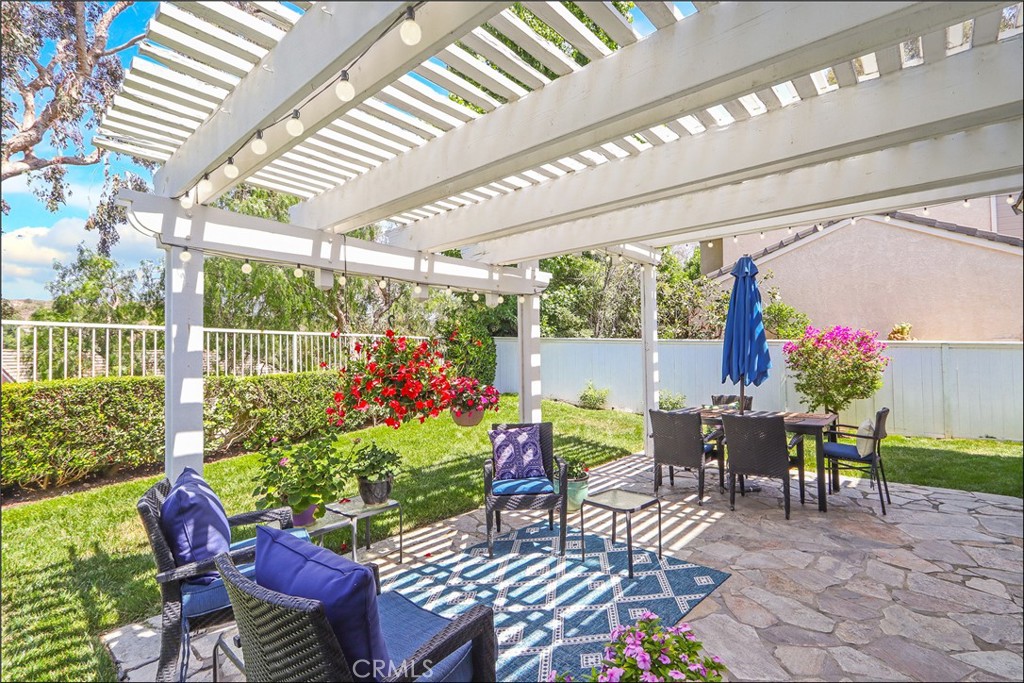 https://media.crmls.org/medias/c0380dbf-991b-45cf-990e-a3d21f1f2d07.jpg?preset=X-Large