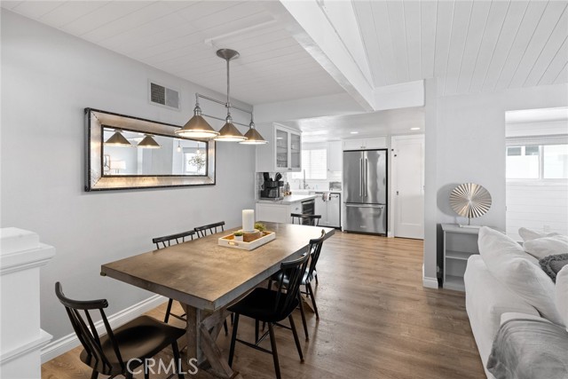412 Colton Street, Newport Beach CA: https://media.crmls.org/medias/c0387e83-4aae-4b5b-bc43-0153c118a662.jpg