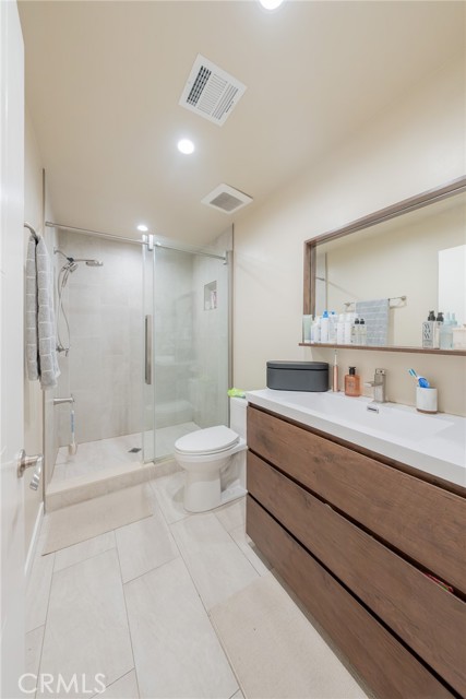 9720 Hayvenhurst photo 23