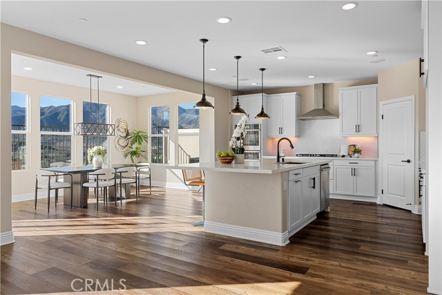 Detail Gallery Image 8 of 33 For 11313 Atlas Ct, Corona,  CA 92883 - 4 Beds | 2/1 Baths