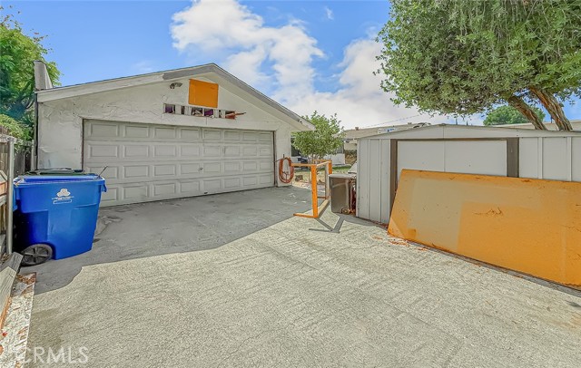 8835 Monogram Avenue, North Hills CA: https://media.crmls.org/medias/c03a2007-2f9a-444e-9354-65cda64bcb83.jpg