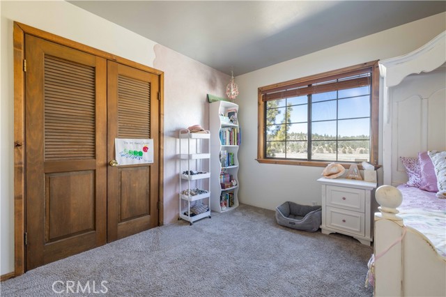 Detail Gallery Image 33 of 56 For 1556 E Big Bear Bld, Big Bear City,  CA 92314 - 5 Beds | 2/1 Baths