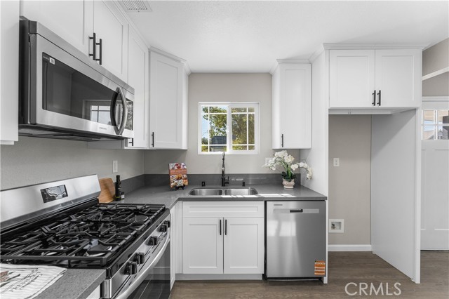 44008 Hoban Avenue, Lancaster CA: https://media.crmls.org/medias/c03a6b04-6f58-4b26-9a78-e8159e4bf09a.jpg
