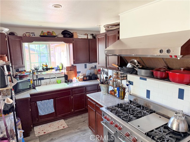 Detail Gallery Image 5 of 17 For 548 W 108th St, Los Angeles,  CA 90044 - 3 Beds | 2 Baths