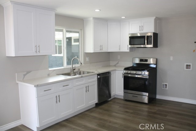 15816 Septo, North Hills CA: https://media.crmls.org/medias/c03accfb-5182-41f3-825a-7e1f9a32da0d.jpg