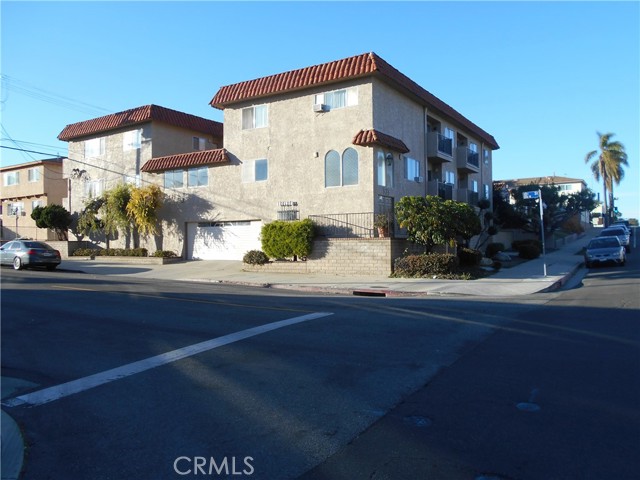 939 S Cabrillo Unit: 8