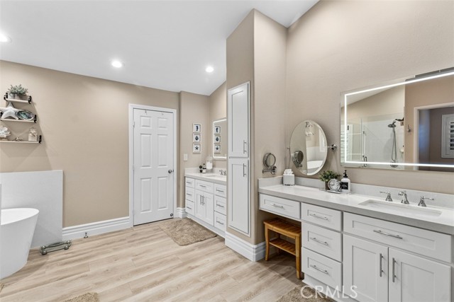 12 La Perla, Lake Forest CA: https://media.crmls.org/medias/c03b4026-9f9e-4e36-aa6e-15f03b973e9d.jpg
