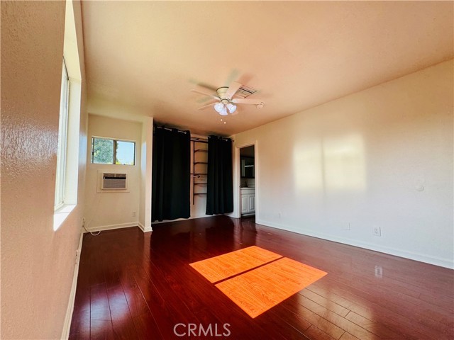 Detail Gallery Image 15 of 20 For 7019 Chimineas Ave, Reseda,  CA 91335 - 5 Beds | 4 Baths