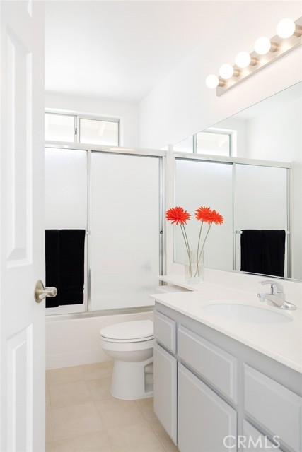 Detail Gallery Image 11 of 12 For 1720 Sugar Pine Dr., Corona,  CA 92882 - 3 Beds | 2/1 Baths