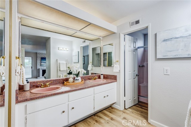 42768 Santa Suzanne Place, Temecula CA: https://media.crmls.org/medias/c03bd1b3-282d-427d-8ad2-6b594de48011.jpg