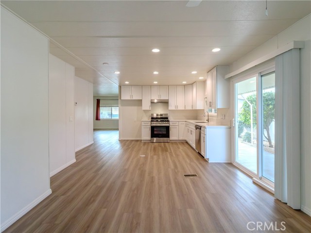 Detail Gallery Image 6 of 25 For 1439 Ridgemont, Corona,  CA 92882 - 2 Beds | 2 Baths