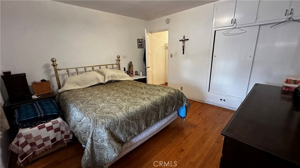 https://media.crmls.org/medias/c03c24ae-3c1c-4d24-a4f5-3b4c182ec6bb.jpg?preset=X-Large