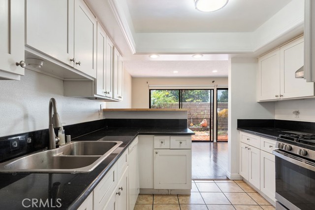 Detail Gallery Image 10 of 34 For 1432 E Foothill Bld, Glendora,  CA 91741 - 2 Beds | 2/1 Baths