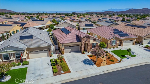 26686 Verdant Circle, Menifee CA: https://media.crmls.org/medias/c03d5b67-3985-408e-85e0-c2278d07312c.jpg