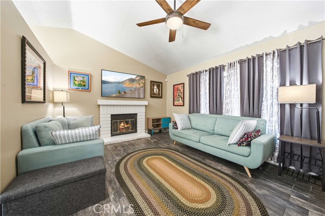 Detail Gallery Image 5 of 24 For 502 Hilltop, Palmdale,  CA 93551 - 2 Beds | 2 Baths