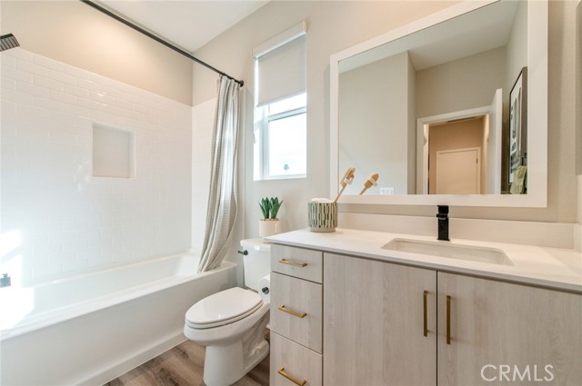 Detail Gallery Image 17 of 27 For 824 S Harbor Blvd, Santa Ana,  CA 92704 - 4 Beds | 3 Baths