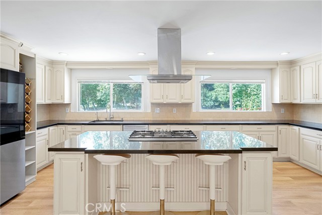 Detail Gallery Image 22 of 70 For 17211 Orozco St, Granada Hills,  CA 91344 - 5 Beds | 5/1 Baths