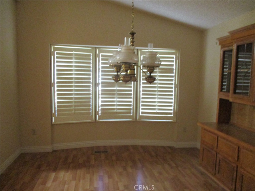 https://media.crmls.org/medias/c0403596-42ab-4001-ad8d-4f8c3fce25f0.jpg?preset=X-Large
