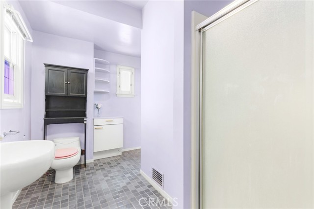 Detail Gallery Image 15 of 29 For 127 Westmont Dr, Alhambra,  CA 91801 - 3 Beds | 2 Baths
