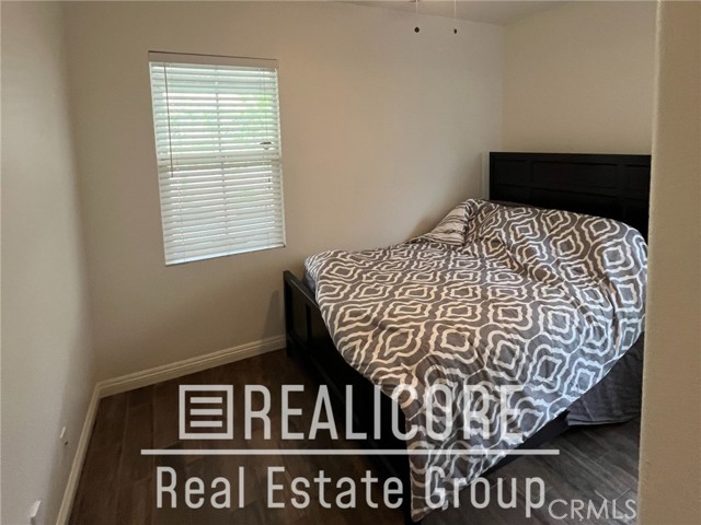 Detail Gallery Image 9 of 37 For 15806 Rock Point Ln, Fontana,  CA 92336 - 4 Beds | 2/1 Baths