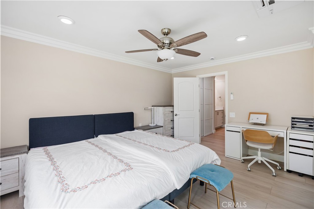 MLS #OC25250868 image #28