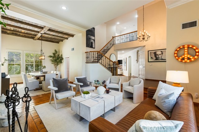 Detail Gallery Image 6 of 55 For 5985 Vista De La Luz, Woodland Hills,  CA 91367 - 4 Beds | 3/1 Baths