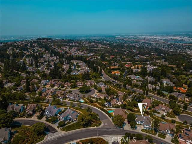580 S Londerry Ln, Anaheim Hills CA: https://media.crmls.org/medias/c044b739-0808-450a-9c77-ce9bb8cefd55.jpg