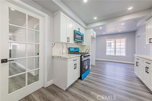 5334 S Victoria Avenue, Los Angeles CA: https://media.crmls.org/medias/c044b800-87f5-4e43-aa84-7bf87f250555.jpg