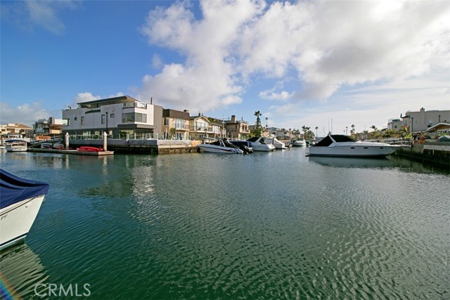 200 E Balboa Boulevard, Newport Beach CA: https://media.crmls.org/medias/c04614a1-6aae-4479-aa09-32cafa7cf9b5.jpg