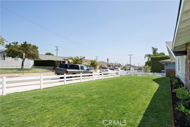 3 Bed Home for Sale in Hawthorne, California