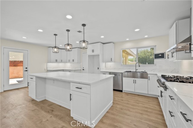 42835 Cinema Avenue, Lancaster CA: https://media.crmls.org/medias/c047094d-7277-4908-a329-42d3dfae993d.jpg