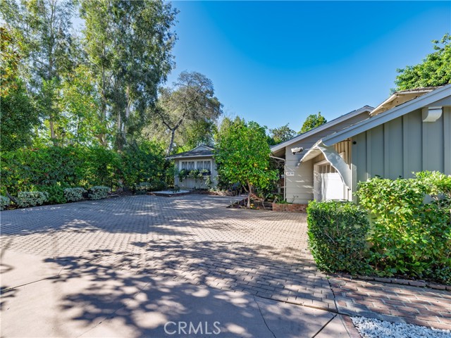 Detail Gallery Image 8 of 65 For 4539 Hayvenhurst, Encino,  CA 91436 - 3 Beds | 3 Baths