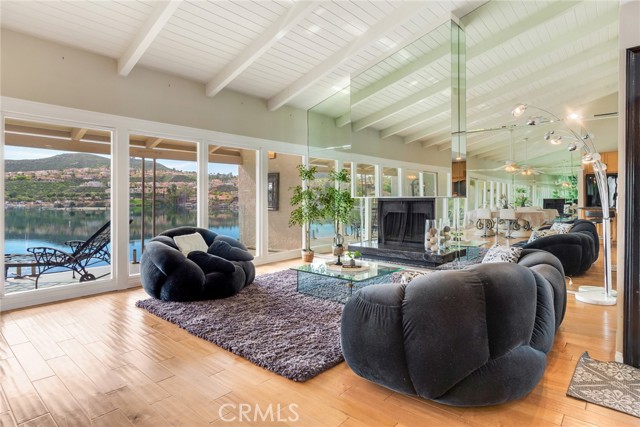 Detail Gallery Image 4 of 50 For 22196 Treasure Island, Canyon Lake,  CA 92587 - 2 Beds | 2 Baths