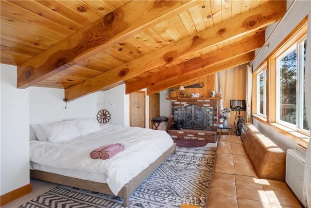 Detail Gallery Image 18 of 42 For 39563 Raccoon Dr, Fawnskin,  CA 92333 - 2 Beds | 2 Baths