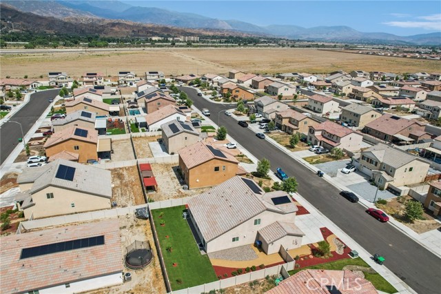873 Canopy Lane, San Jacinto CA: https://media.crmls.org/medias/c0476d81-7c2b-4add-a4e1-5a76be0272a6.jpg