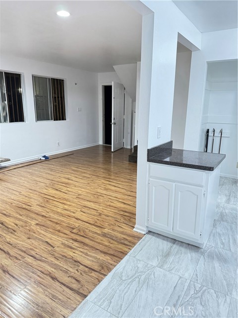 Detail Gallery Image 6 of 14 For 822 E 87th Pl, Los Angeles,  CA 90002 - 3 Beds | 2 Baths