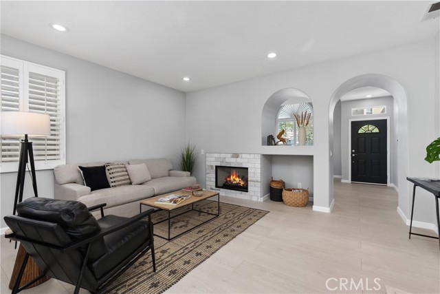 17 Nopalitos Way, Aliso Viejo CA: https://media.crmls.org/medias/c04809b5-88a7-460b-a4fd-5d651149ce13.jpg