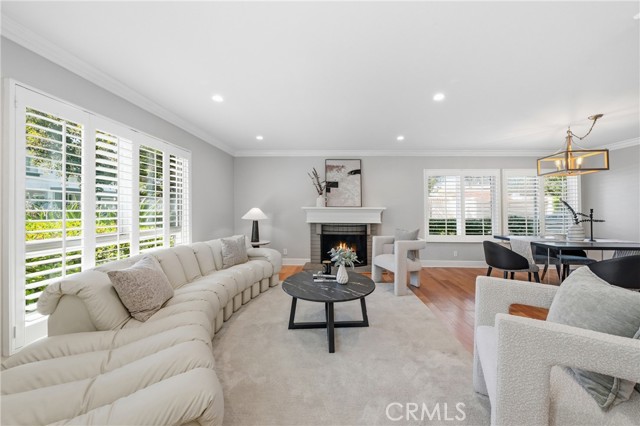 Detail Gallery Image 6 of 37 For 2214 Vista Hogar, Newport Beach,  CA 92660 - 4 Beds | 2/1 Baths