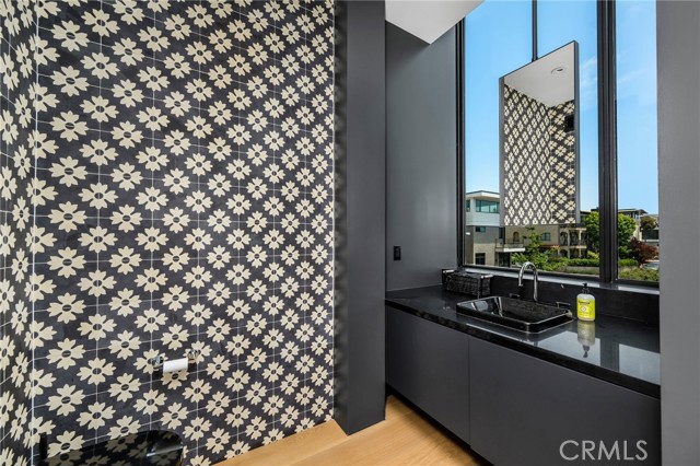 2821 Alma Avenue, Manhattan Beach CA: https://media.crmls.org/medias/c0484677-e5d9-43bc-bbc7-c40ba471b301.jpg