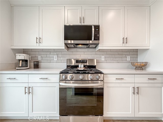 Detail Gallery Image 16 of 73 For 246 San Miguel Island Dr, Camarillo,  CA 93012 - 4 Beds | 2/1 Baths