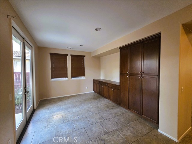 Detail Gallery Image 6 of 16 For 1480 Bedford Ct, Beaumont,  CA 92223 - 5 Beds | 3 Baths