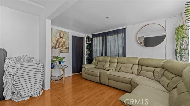 Detail Gallery Image 3 of 41 For 7603 Date Ave, Fontana,  CA 92336 - 3 Beds | 1/1 Baths