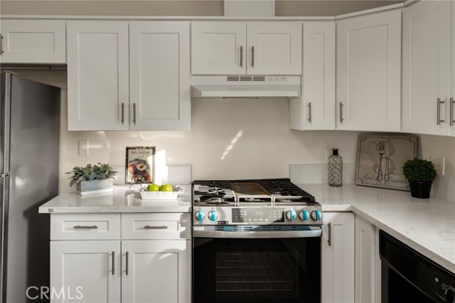 1048 Dexter Street, Los Angeles CA: https://media.crmls.org/medias/c049dce6-ec42-4819-adc8-cea7687a9393.jpg