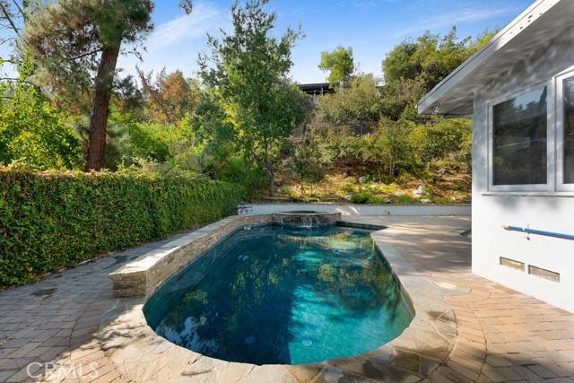 17232 Quesan Place, Encino CA: https://media.crmls.org/medias/c04a0b2a-0269-41a6-80e5-951312d32174.jpg