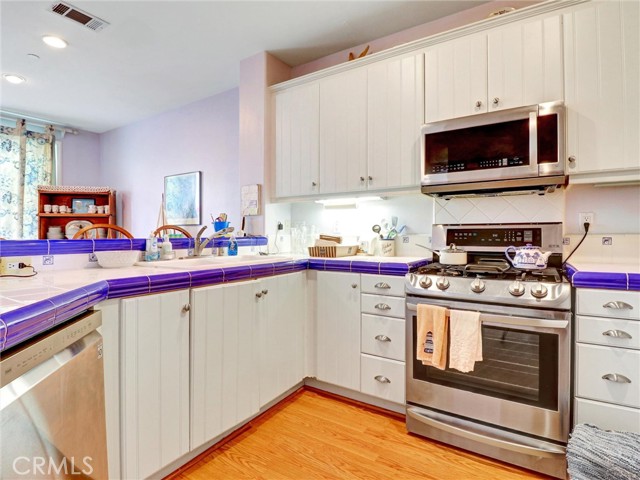 Detail Gallery Image 11 of 27 For 1800 S Pacific Coast #21,  Redondo Beach,  CA 90277 - 3 Beds | 3 Baths