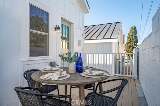 Detail Gallery Image 9 of 37 For 228 B Arena St #B,  El Segundo,  CA 90245 - 2 Beds | 2 Baths