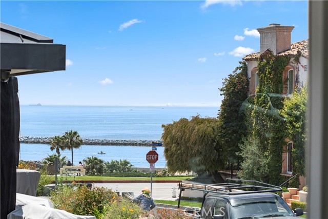 Detail Gallery Image 13 of 25 For 212 Larkspur Ave, Corona Del Mar,  CA 92625 - 2 Beds | 2 Baths