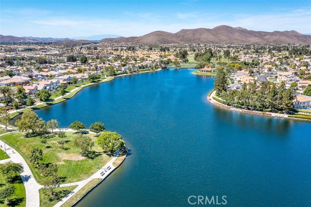 28705 Bridge Water Lane, Menifee CA: https://media.crmls.org/medias/c04b55bb-4a2f-4559-84ab-9daaf92d320b.jpg