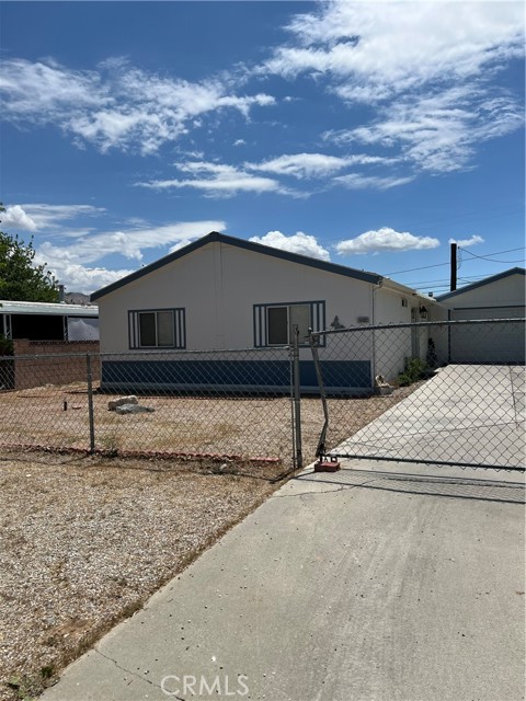 Detail Gallery Image 6 of 10 For 19093 Monterey St, Hesperia,  CA 92345 - 3 Beds | 2 Baths